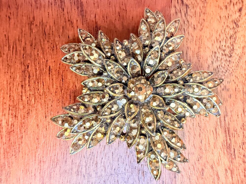 Vintage Layered Rhinestone Starburst Brooch Gold Tone Unsigned